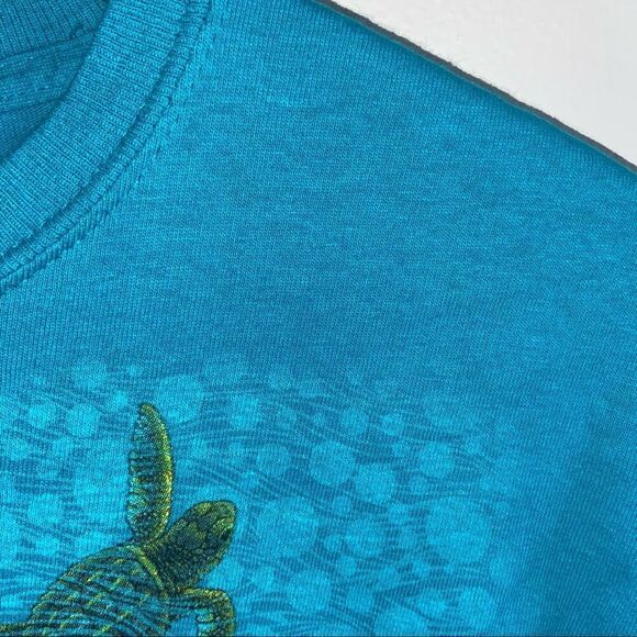 Sea turtle Graphic T-shirt - Picture 3 of 7